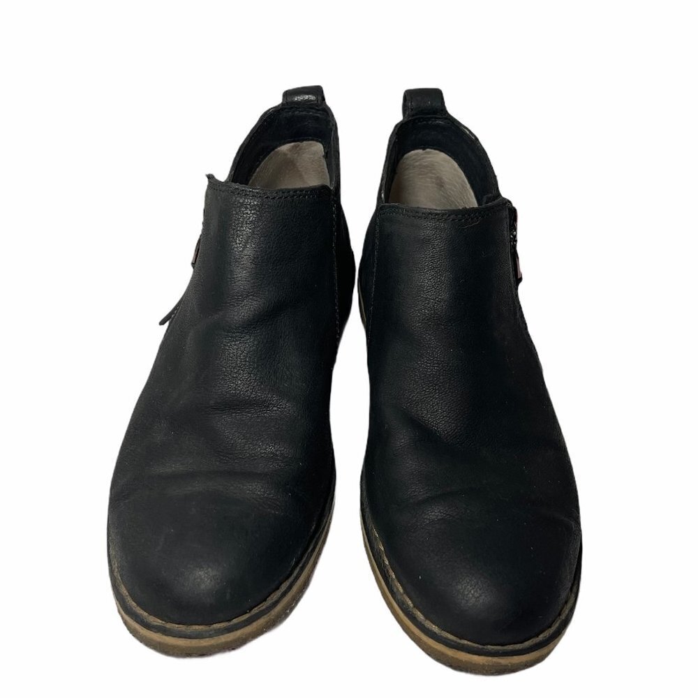UGG Women Leather Boots Size 9